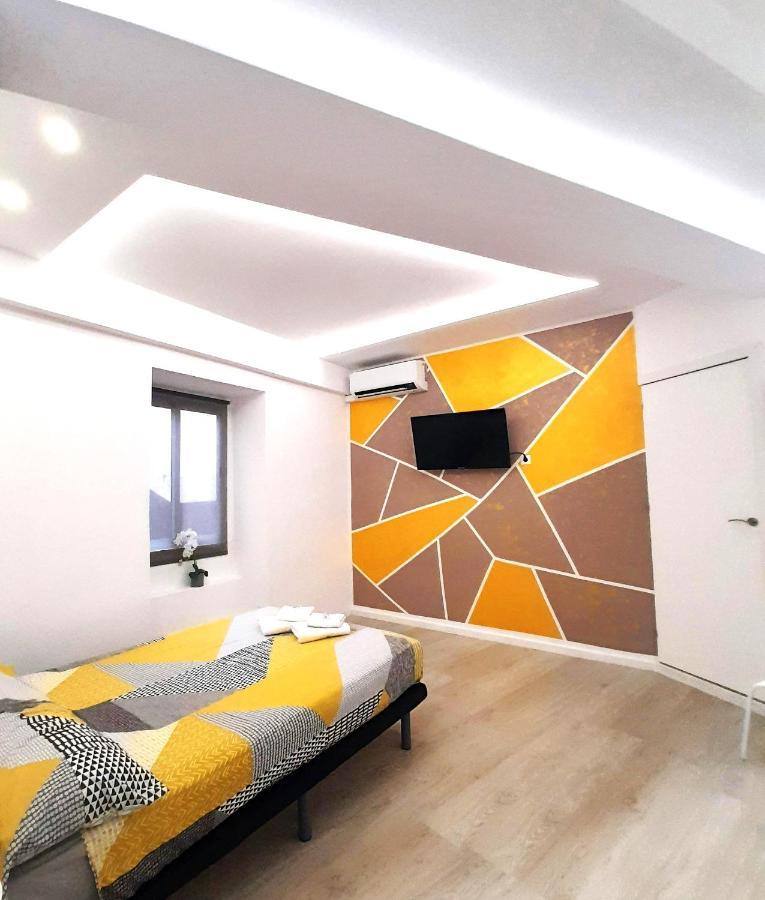 Fantastic 2 Bedrooms, Just 20 Meters From Ocean Playa de las Americas  Exterior photo
