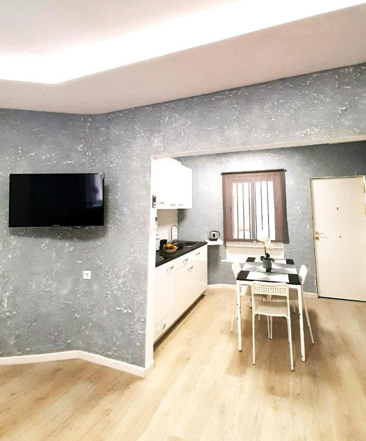 Fantastic 2 Bedrooms, Just 20 Meters From Ocean Playa de las Americas  Exterior photo